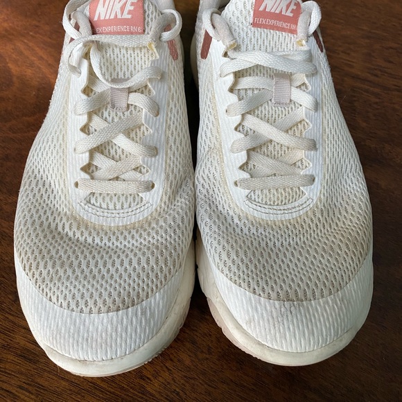 Women’s Nike flex experience RN6 - Picture 2 of 4